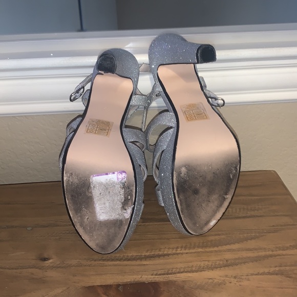 Sparkly silver heels from DSW - Picture 4 of 4
